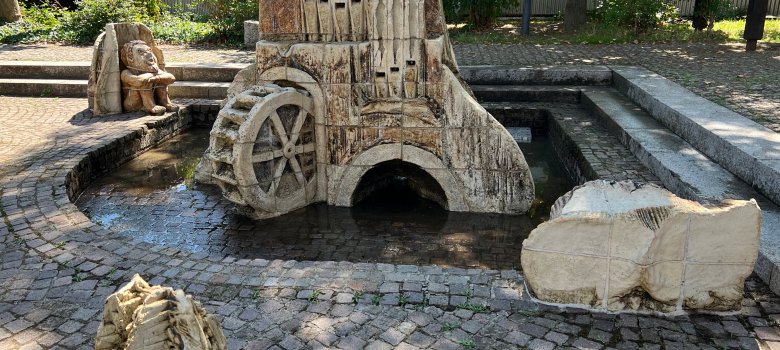 Der Sagenbrunnen in Schauernheim